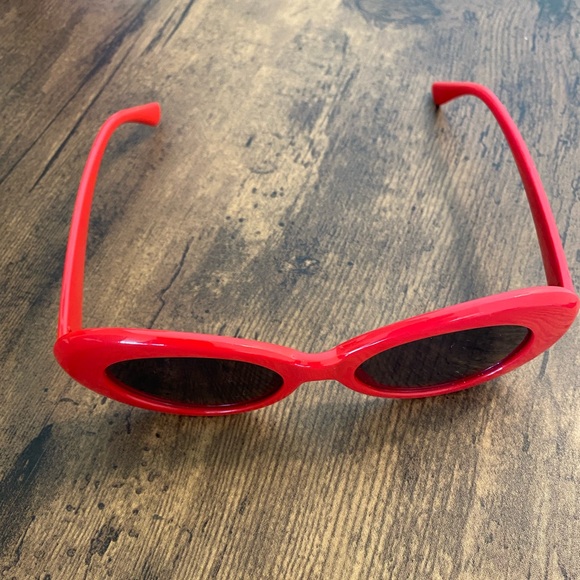 Red Sunglasses - Picture 4 of 6